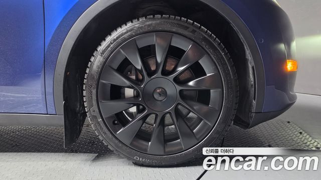 Tesla Model Y Long Range AWD 2022 — фото 21