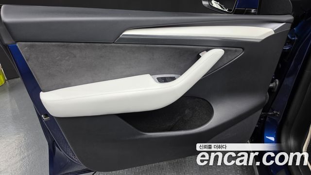 Tesla Model Y Long Range AWD 2022 — фото 24
