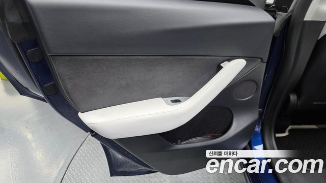 Tesla Model Y Long Range AWD 2022 — фото 25