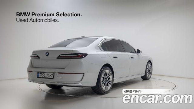 BMW 7 Series (G70) 740d xDrive Design Pure Excellence 2023 — фото 2