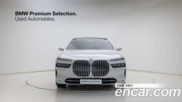 BMW 7 Series (G70) 740d xDrive Design Pure Excellence 2023 — фото 3