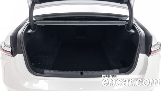 BMW 7 Series (G70) 740d xDrive Design Pure Excellence 2023 — фото 16