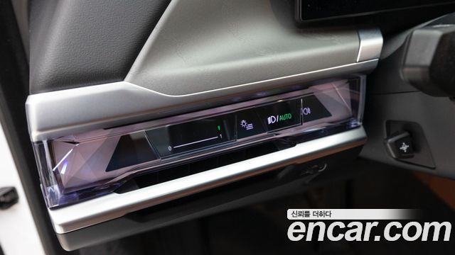 BMW 7 Series (G70) 740d xDrive Design Pure Excellence 2023 — фото 18
