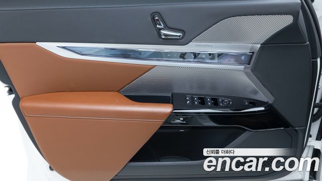 BMW 7 Series (G70) 740d xDrive Design Pure Excellence 2023 — фото 19