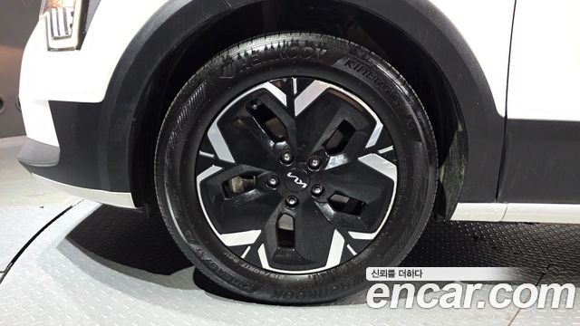Kia Niro EV Air 2023 — фото 5