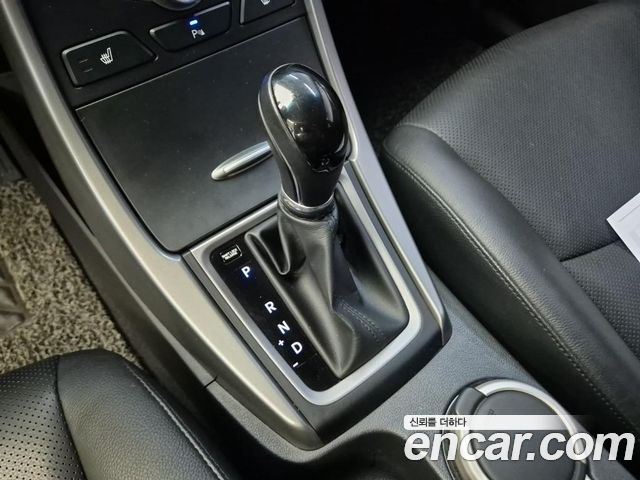 Hyundai Avante 1.6 GDi Smart Standard 2015 — фото 8