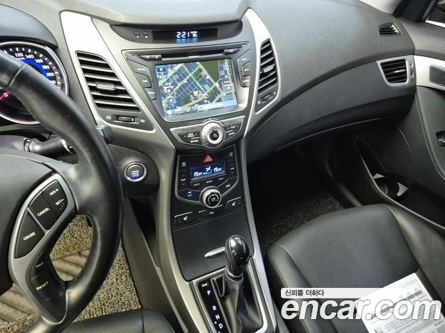 Hyundai Avante 1.6 GDi Smart Standard 2015 — фото 10