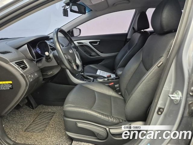 Hyundai Avante 1.6 GDi Smart Standard 2015 — фото 15