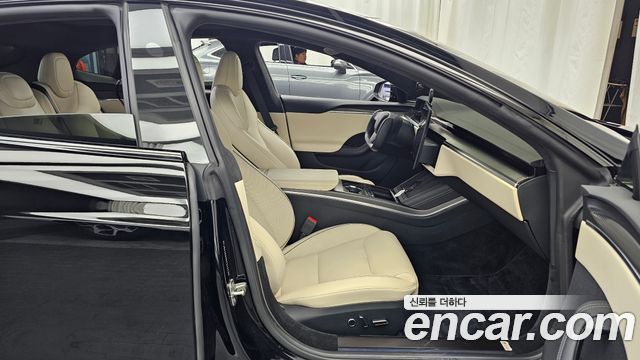 Tesla Model S Plaid 2023 — фото 11