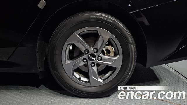 Kia K5 (III) 2.0 LPI(Renter car) Strandard 2022 — фото 21