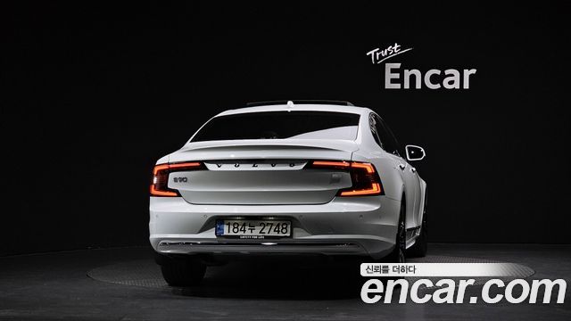 Volvo S90 T8 AWD Ultimate Bright 2023 — фото 4