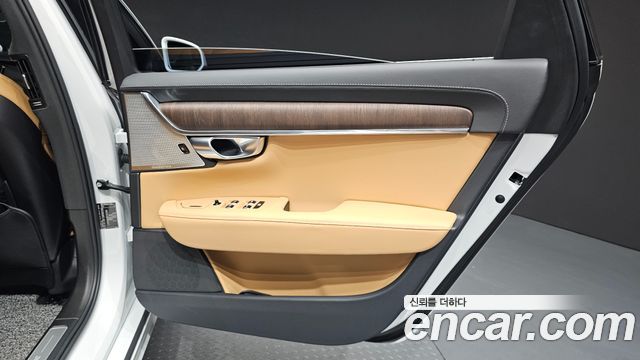 Volvo S90 T8 AWD Ultimate Bright 2023 — фото 25