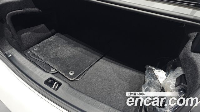 Volvo S90 T8 AWD Ultimate Bright 2023 — фото 27
