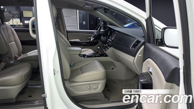 Kia Carnival Gasoline 9-Seater Noblesse Special 2019 — фото 11