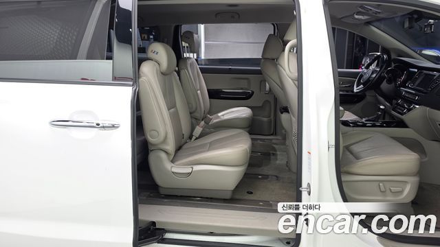 Kia Carnival Gasoline 9-Seater Noblesse Special 2019 — фото 12