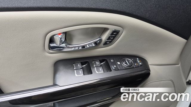 Kia Carnival Gasoline 9-Seater Noblesse Special 2019 — фото 16