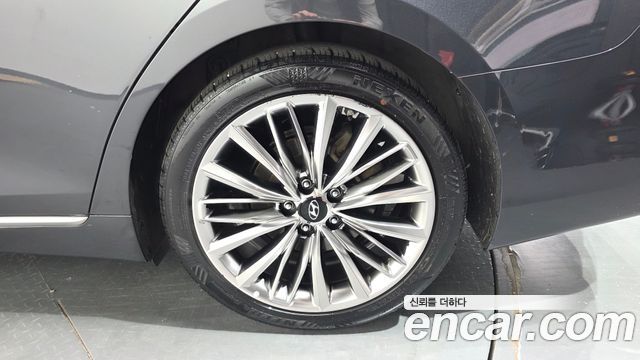 Hyundai Grandeur (IG) 3.0 Exclusive Special 2018 — фото 21
