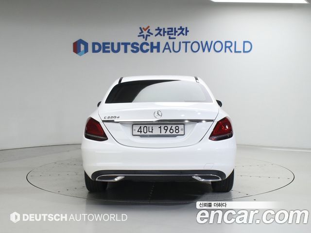 Mercedes-Benz C-Class (W205) C220 d Avantgarde 2019 — фото 4