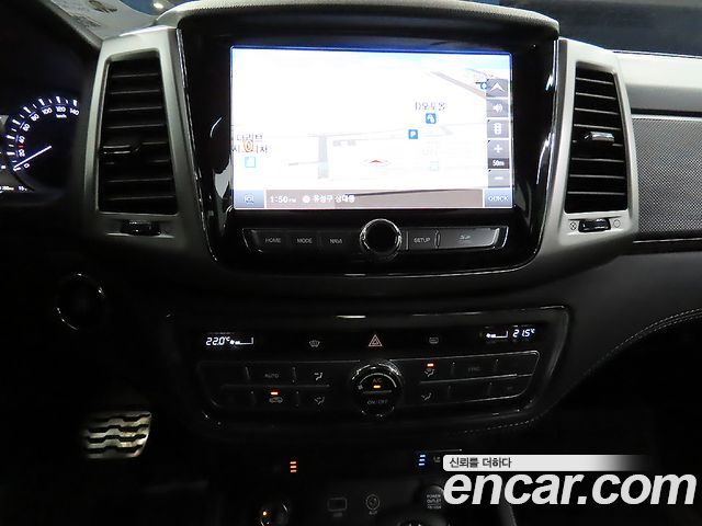 KG Mobility (SsangYong) Rexton Sports Khan Diesel 2.2 4WD Professional X (5-Link) 2019 — фото 22