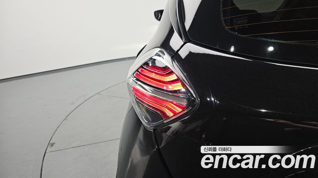 Renault Korea Zoe Intens 2021 — фото 23
