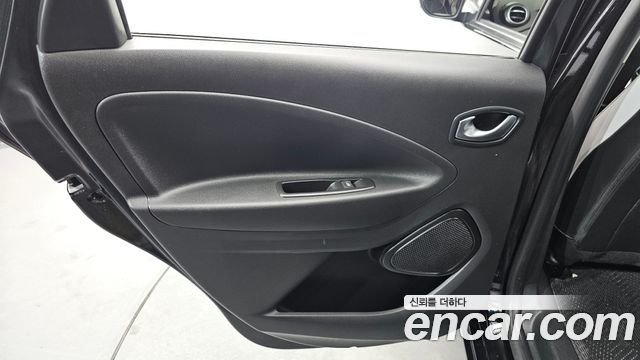 Renault Korea Zoe Intens 2021 — фото 25