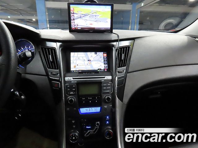 Hyundai Sonata (YF) LPi Luxury 2012 — фото 16