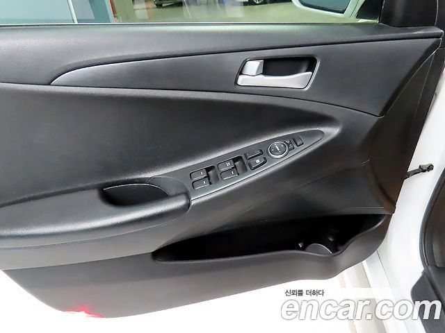 Hyundai Sonata (YF) LPi Luxury 2012 — фото 18