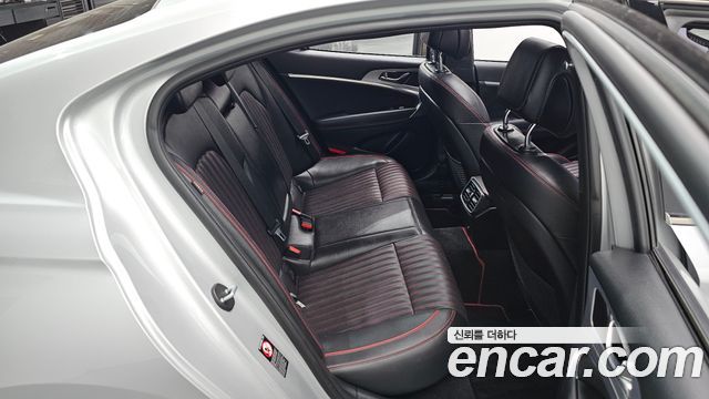 Genesis G70 3.3T Sport AWD Advanced 2018 — фото 11