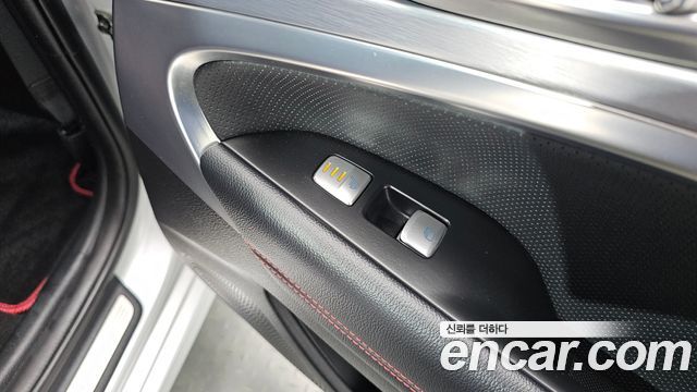 Genesis G70 3.3T Sport AWD Advanced 2018 — фото 19