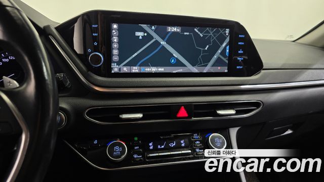 Hyundai Sonata (DN8) 1.6 Turbo Premium Family 2020 — фото 13