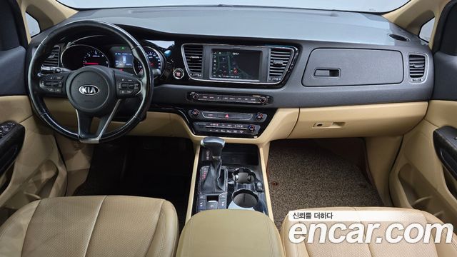 Kia Carnival 9-Seater Hi-Limousine Noblesse Special 2019 — фото 7