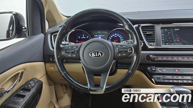 Kia Carnival 9-Seater Hi-Limousine Noblesse Special 2019 — фото 13