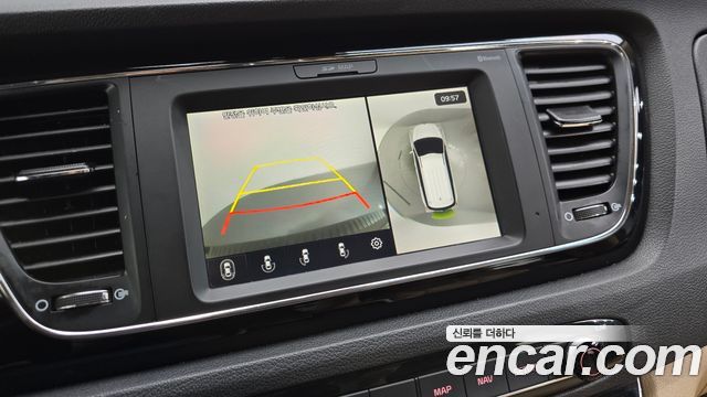 Kia Carnival 9-Seater Hi-Limousine Noblesse Special 2019 — фото 14