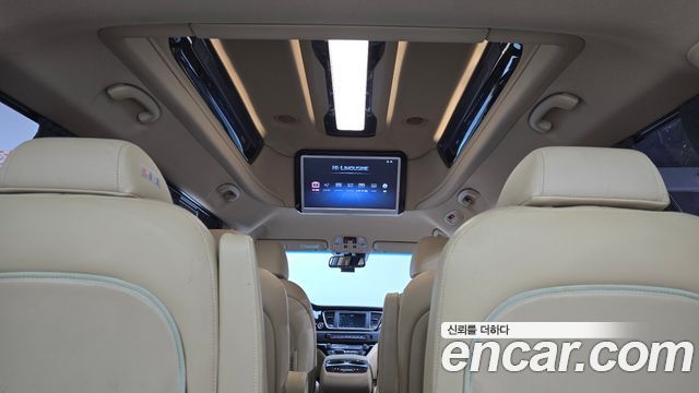Kia Carnival 9-Seater Hi-Limousine Noblesse Special 2019 — фото 16