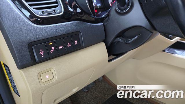 Kia Carnival 9-Seater Hi-Limousine Noblesse Special 2019 — фото 19