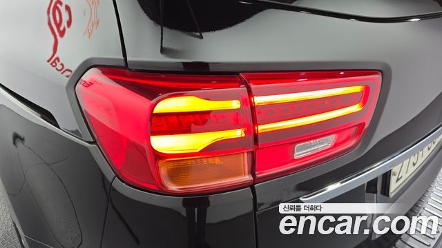 Kia Carnival 9-Seater Hi-Limousine Noblesse Special 2019 — фото 23