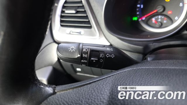 Hyundai Santa Fe (DM) Diesel(e-VGT) 2.0 2WD Premium 2013 — фото 28