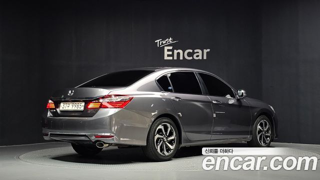 Honda Accord 2.4 9th 2017 — фото 2