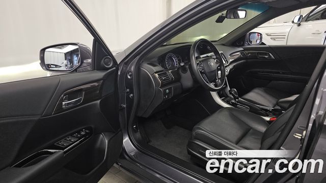 Honda Accord 2.4 9th 2017 — фото 10