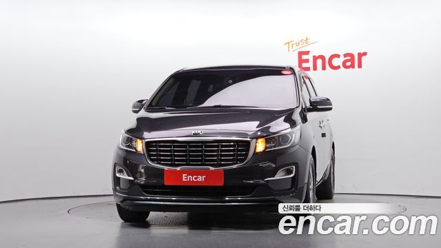 Kia Carnival 11-Seater Deluxe 2019 — фото 3