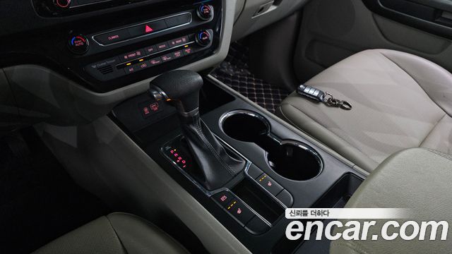 Kia Carnival 11-Seater Deluxe 2019 — фото 9