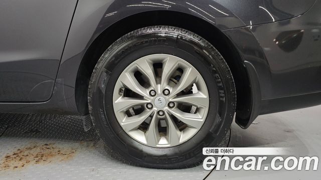 Kia Carnival 11-Seater Deluxe 2019 — фото 21