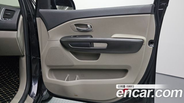 Kia Carnival 11-Seater Deluxe 2019 — фото 24