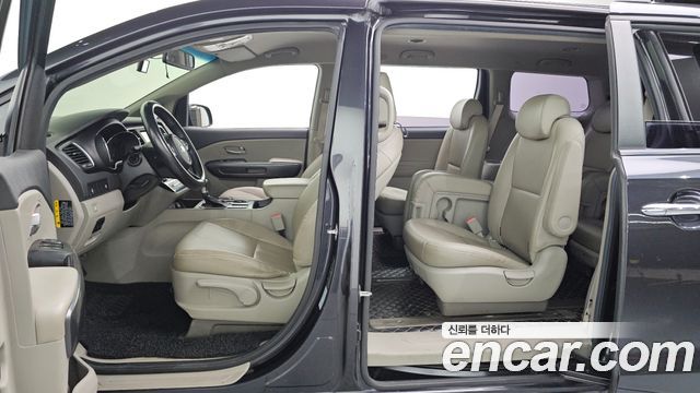 Kia Carnival 11-Seater Deluxe 2019 — фото 26