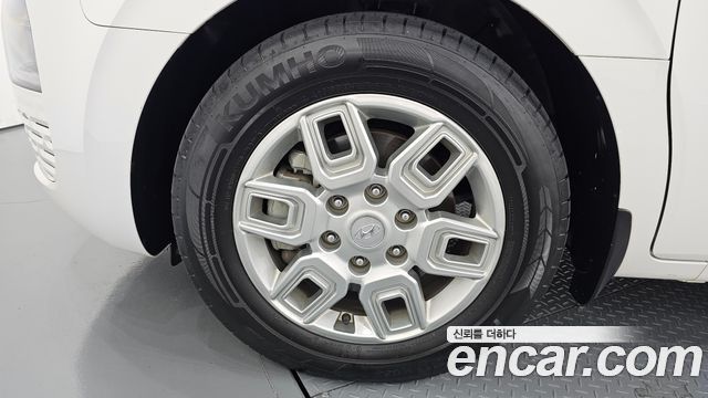 Hyundai Staria Cargo 5-Seater Modern 2023 — фото 5
