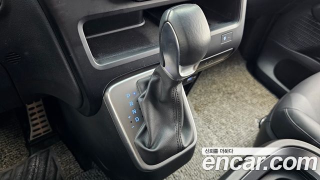 Hyundai Staria Cargo 5-Seater Modern 2023 — фото 9