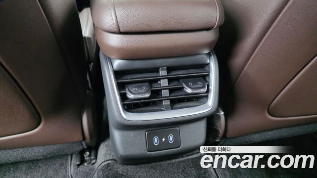 Hyundai Grandeur (GN7) 2,5 Gasoline 2WD Honors 2026 — фото 32