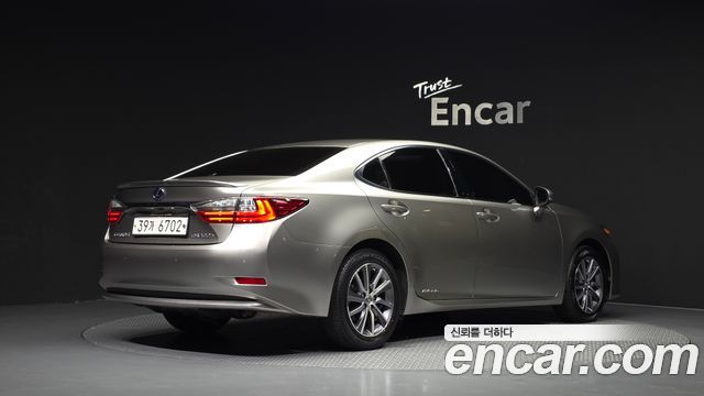 Lexus ES300h Supreme+ XV60 2018 — фото 2
