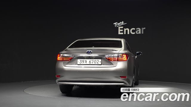Lexus ES300h Supreme+ XV60 2018 — фото 4
