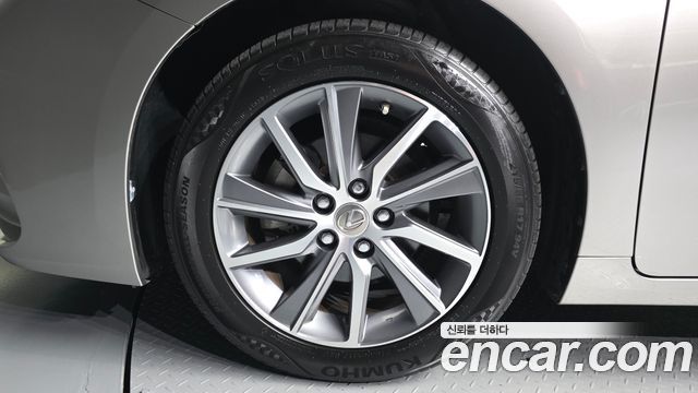 Lexus ES300h Supreme+ XV60 2018 — фото 5